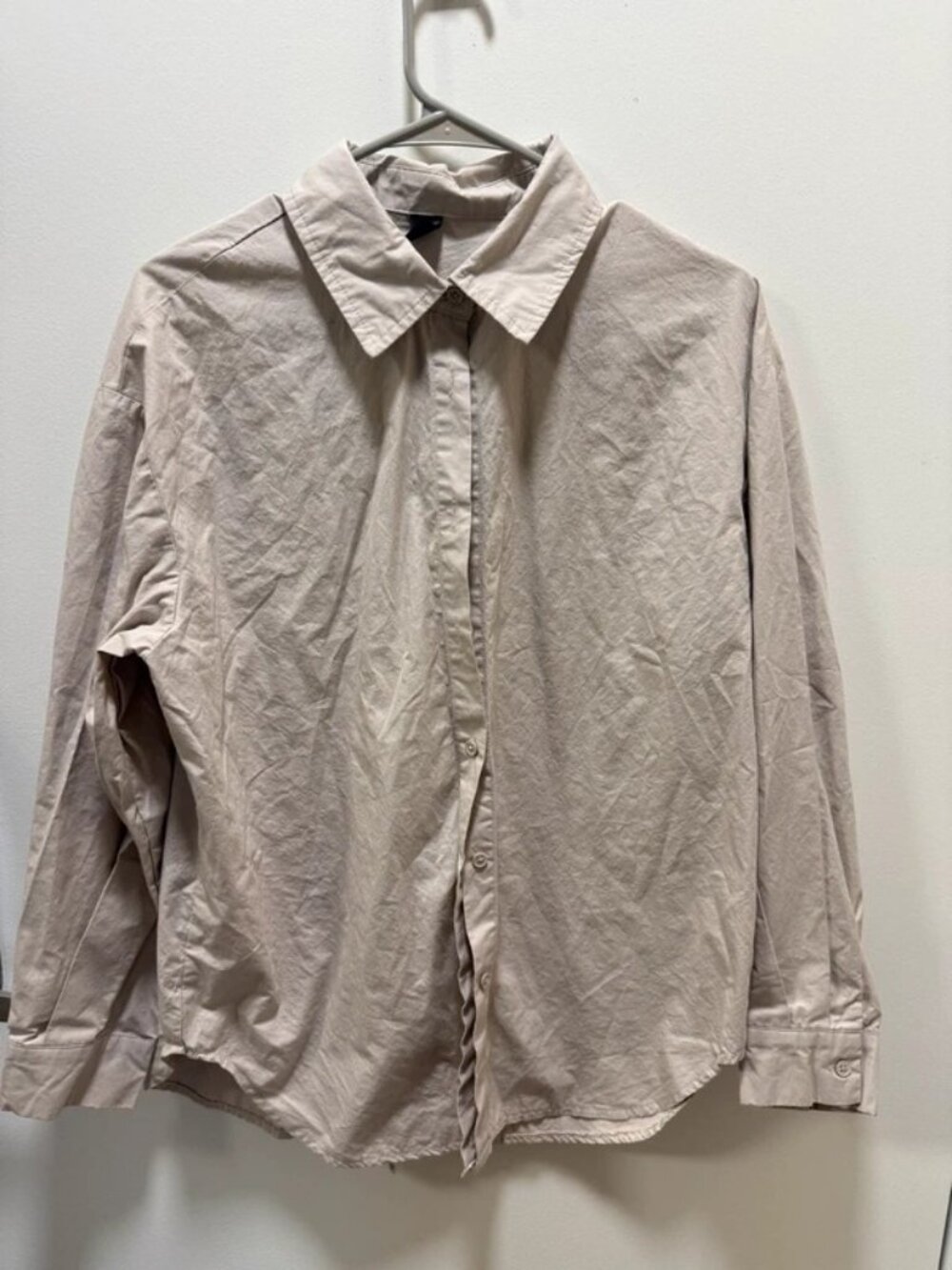 Livesso Tan Back Bow Tie Shirt, M